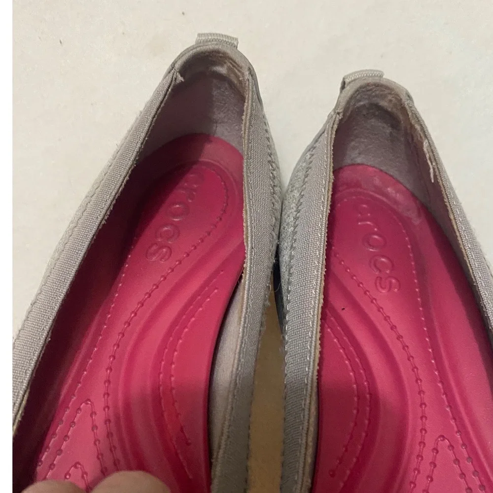 Crocs Women Size 6 Gray Knit Ballet Flats Slip On Comfort Shoes